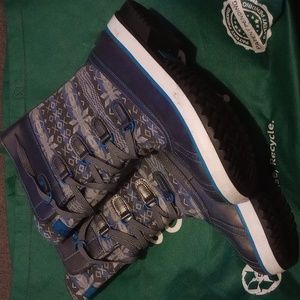 Women's UGG Snow/Rain boots size 9